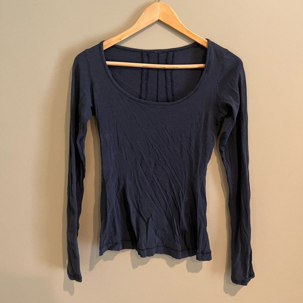 Lululemon black long sleeve size 4